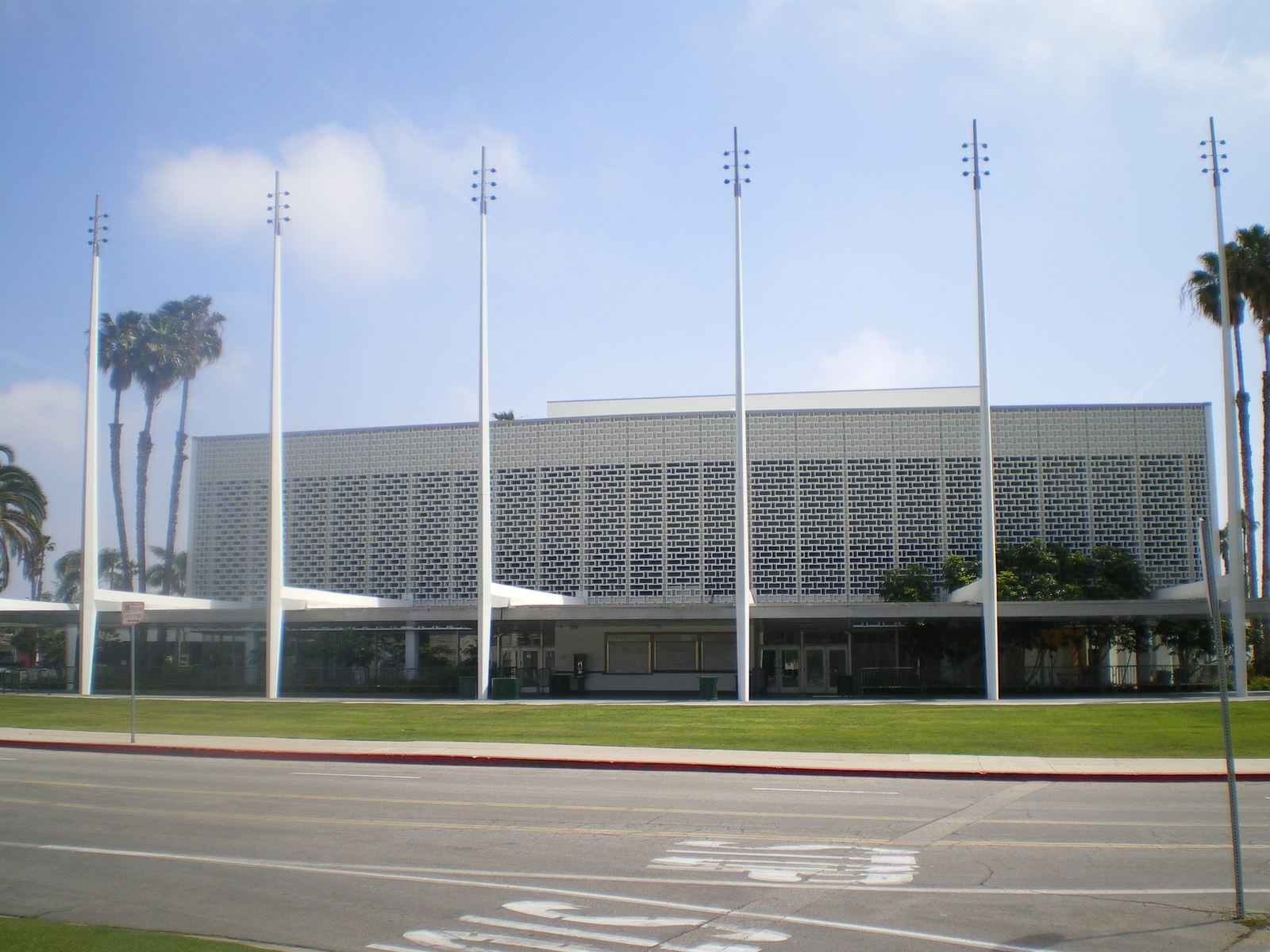 The concrete-screen facade of the Santa Monica Civic Auditorium seen from Main Street